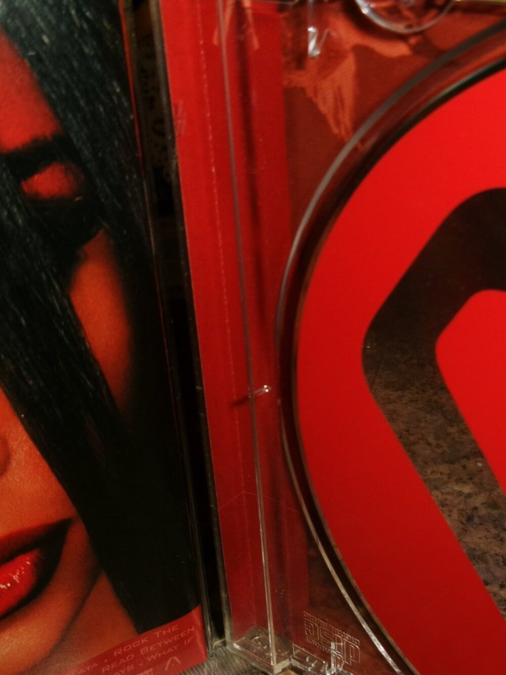 aaliyah self titled 2001 cd - brooklyn ny urban pop r&b queen - Picture 2 of 3